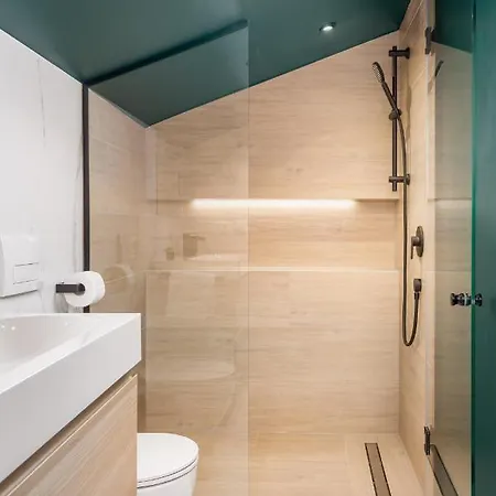 Pearl, Center Apartment *